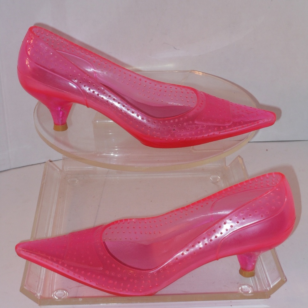 NEW YORK TRANSIT PINK PLASTIC PUMPS SIZE 9
